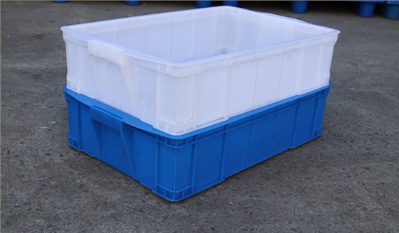 藍色周轉箱和白色周轉箱