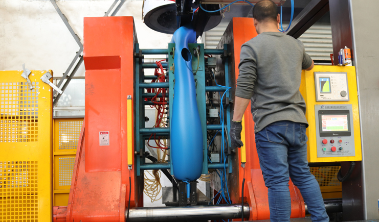 曝光！吹塑托盤生產廠家生產過程竟是如此！