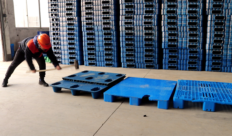 砸!砸!砸!這家吹塑塑料托盤竟然砸不爛???