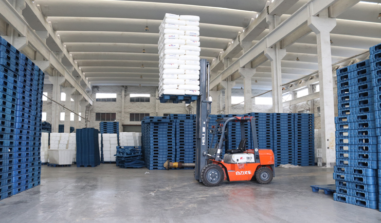 吹塑托盤廠家瘋起來，連自己家的托盤都不放過!