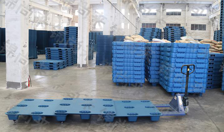 大開腦洞！給九腳吹塑托盤加輪子，想不到吧！