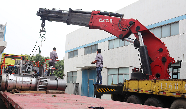 “智”造托盤，吹塑托盤廠家引進(jìn)新設(shè)備~