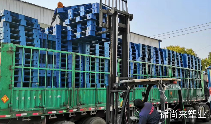 塑料托盤廠家分析，運輸中托盤的損壞和安全問題