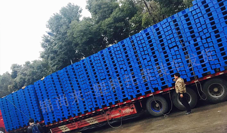 江蘇塑膠卡板供應，對于卡板的材料大家了解嗎