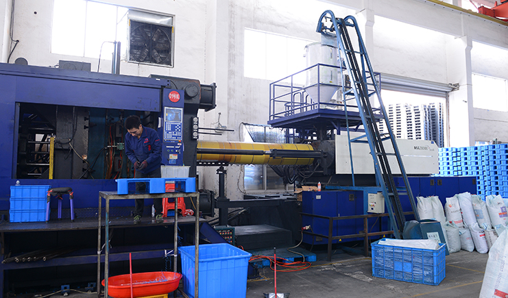 地攤經濟能不能提升塑料制品行業需求?塑料托盤廠家多方面分析