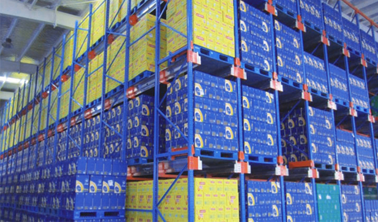 塑料托盤配合穿梭車貨架系統，使用率可達90%