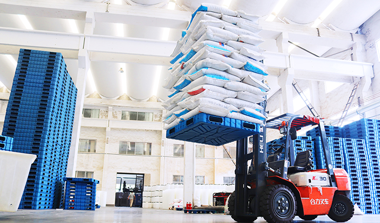 哪種塑料托盤承重好?這4個因素要知道!