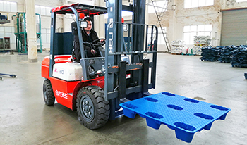 九腳吹塑托盤(pán)