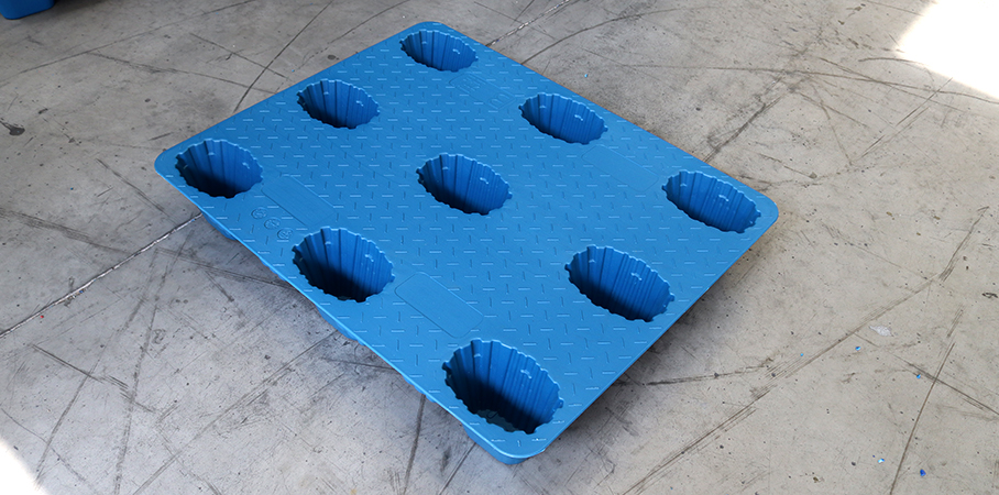 1008 吹塑九腳托盤(pán)